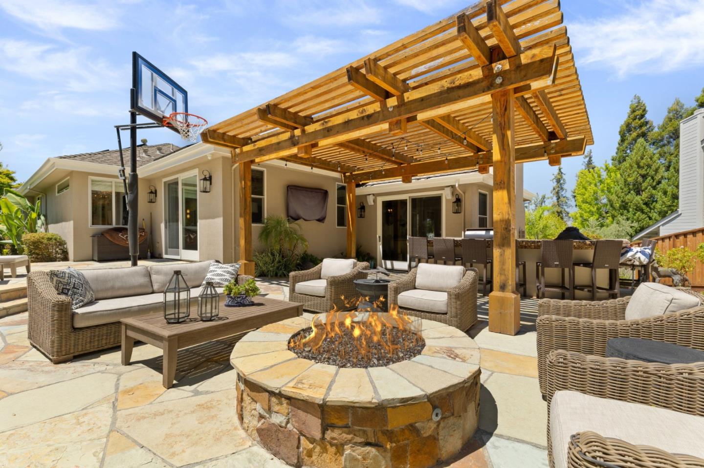 Detail Gallery Image 29 of 41 For 129 Dover St, Los Gatos,  CA 95032 - 5 Beds | 3/2 Baths