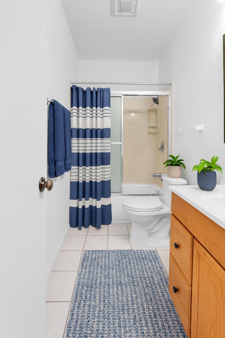 Detail Gallery Image 11 of 20 For 33162 Lake Pyramid St, Fremont,  CA 94555 - 5 Beds | 3 Baths