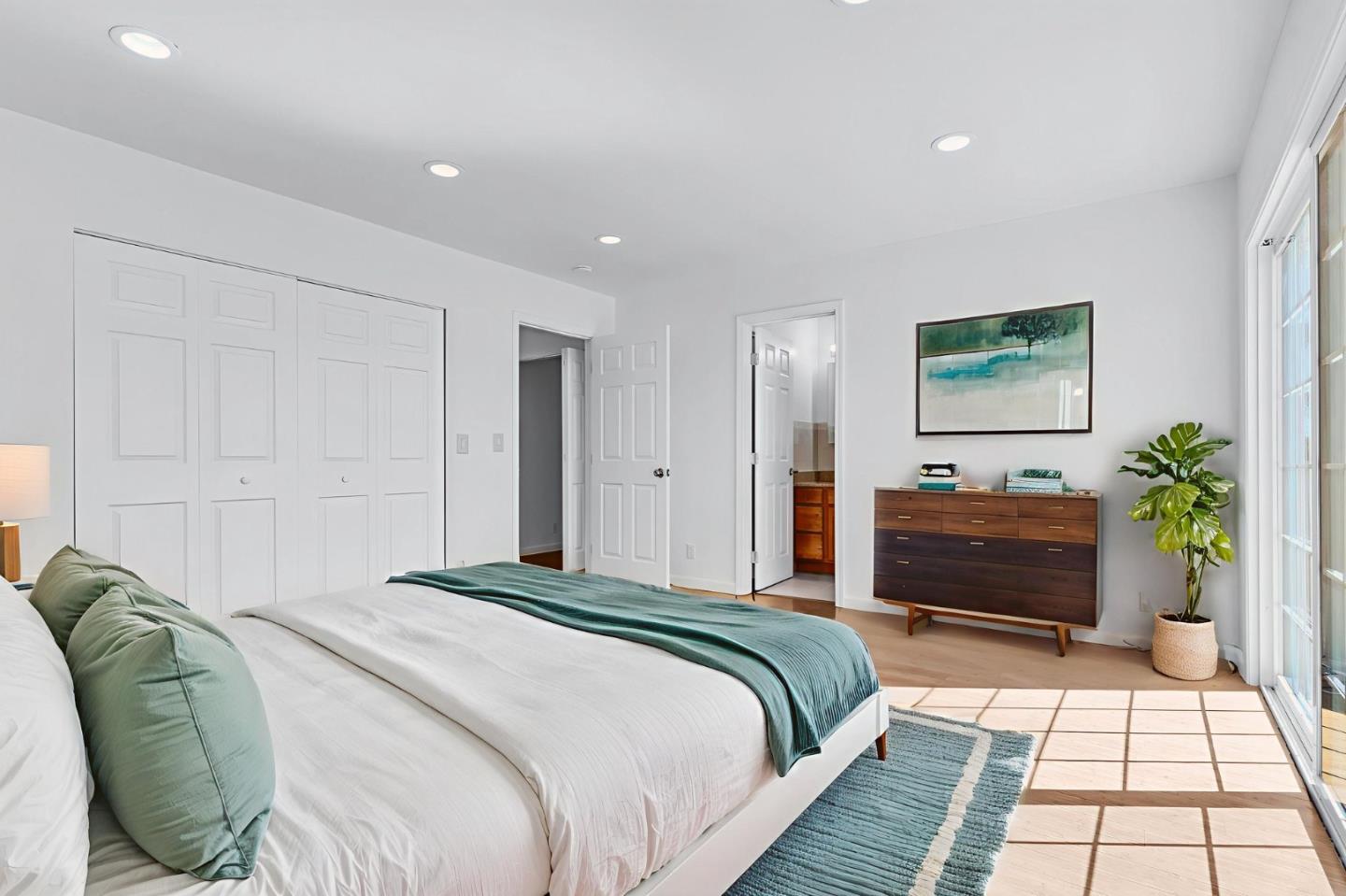 Detail Gallery Image 17 of 20 For 33162 Lake Pyramid St, Fremont,  CA 94555 - 5 Beds | 3 Baths