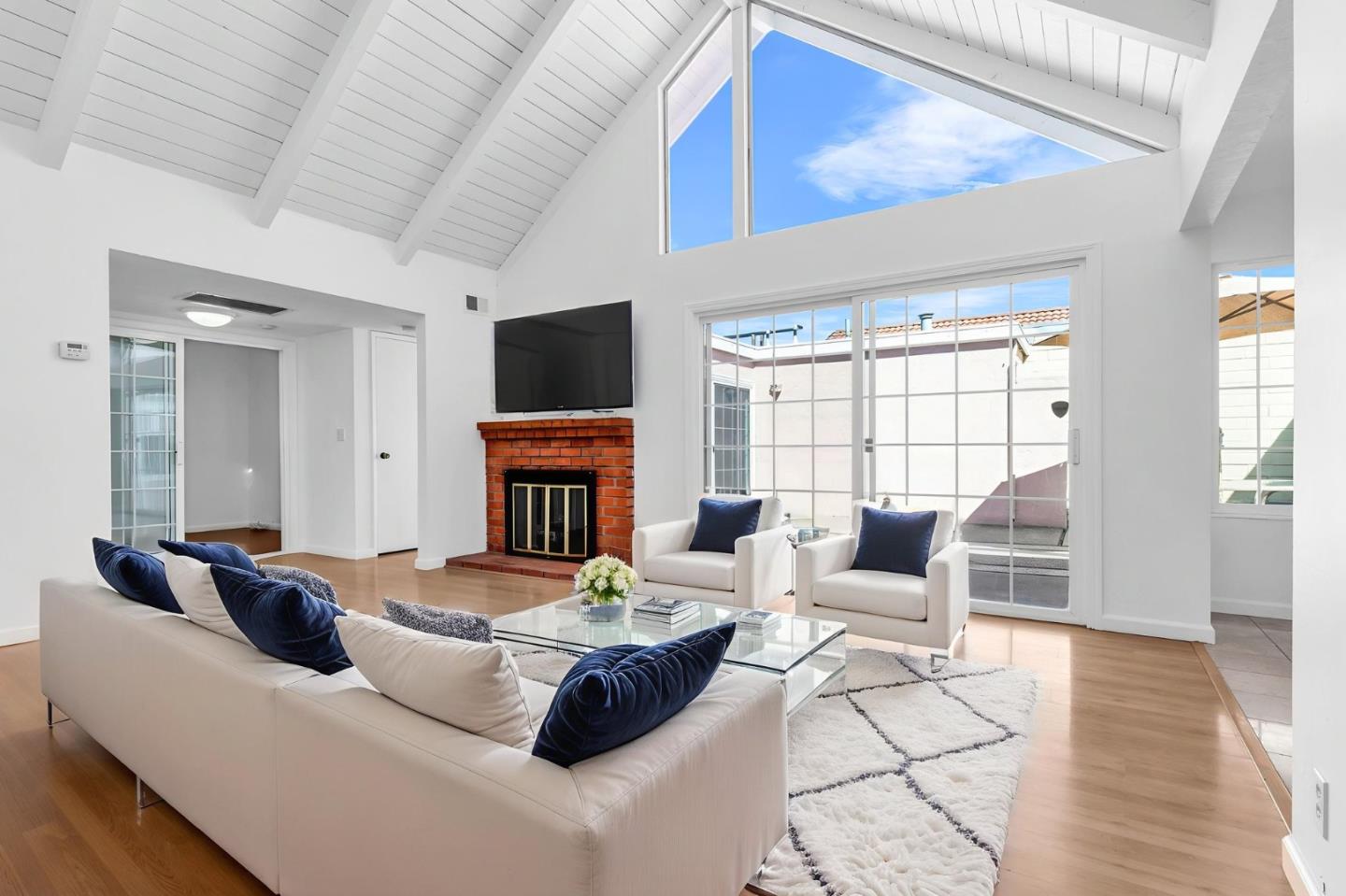 Detail Gallery Image 2 of 20 For 33162 Lake Pyramid St, Fremont,  CA 94555 - 5 Beds | 3 Baths