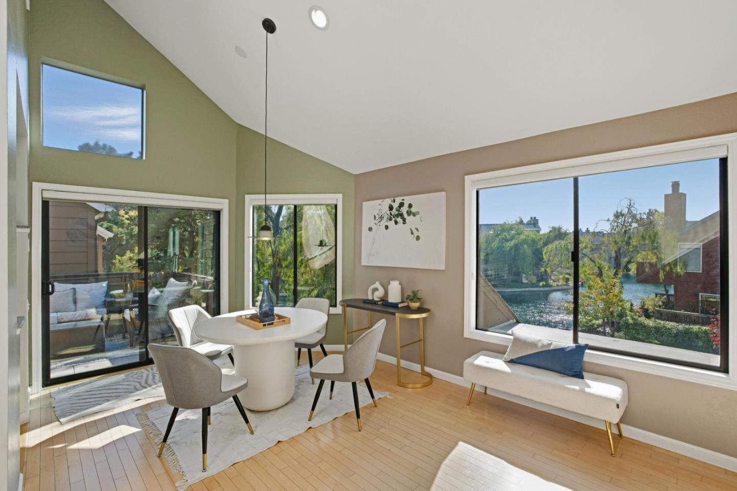 Detail Gallery Image 11 of 71 For 953 Shoreline Dr, San Mateo,  CA 94404 - 2 Beds | 2 Baths