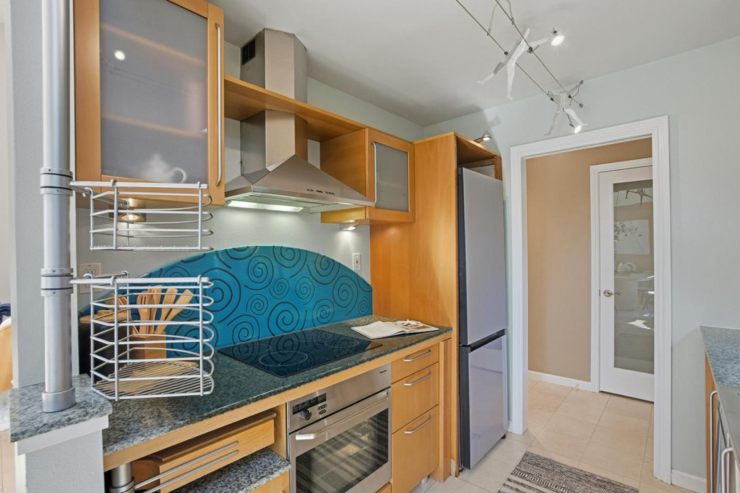 Detail Gallery Image 28 of 71 For 953 Shoreline Dr, San Mateo,  CA 94404 - 2 Beds | 2 Baths