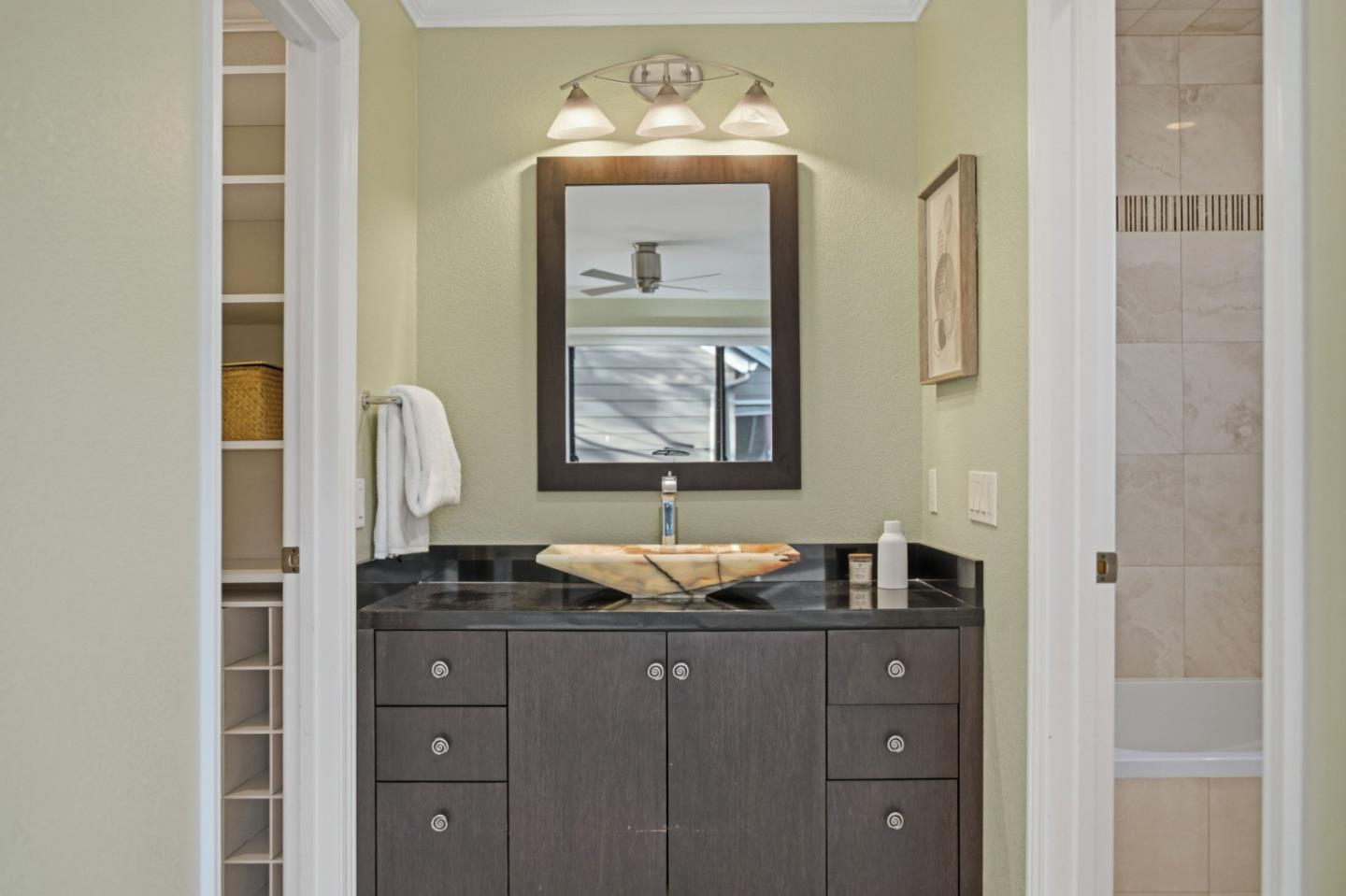Detail Gallery Image 38 of 71 For 953 Shoreline Dr, San Mateo,  CA 94404 - 2 Beds | 2 Baths