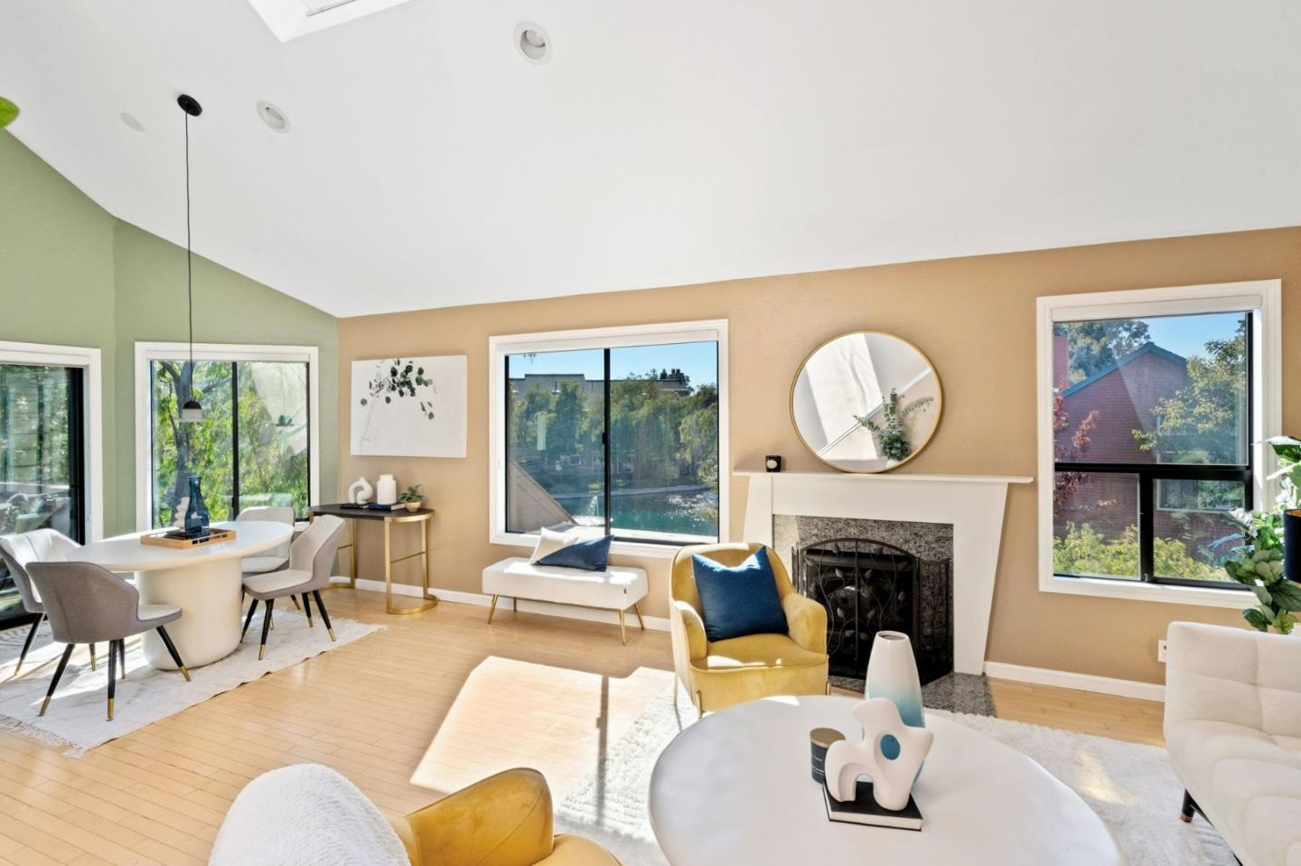 Detail Gallery Image 4 of 71 For 953 Shoreline Dr, San Mateo,  CA 94404 - 2 Beds | 2 Baths