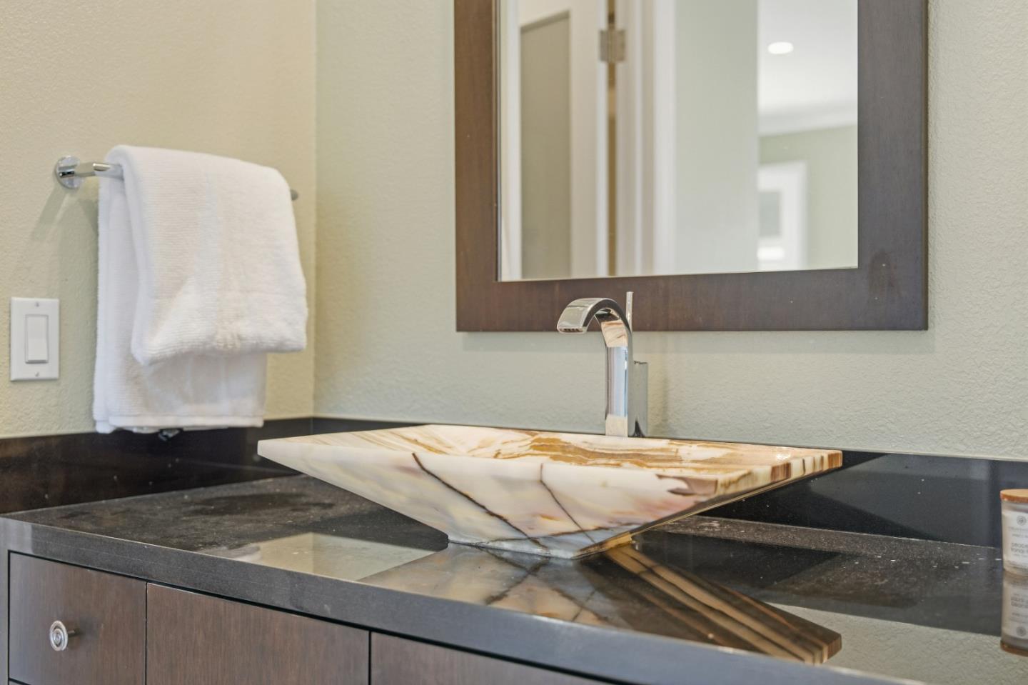 Detail Gallery Image 41 of 71 For 953 Shoreline Dr, San Mateo,  CA 94404 - 2 Beds | 2 Baths