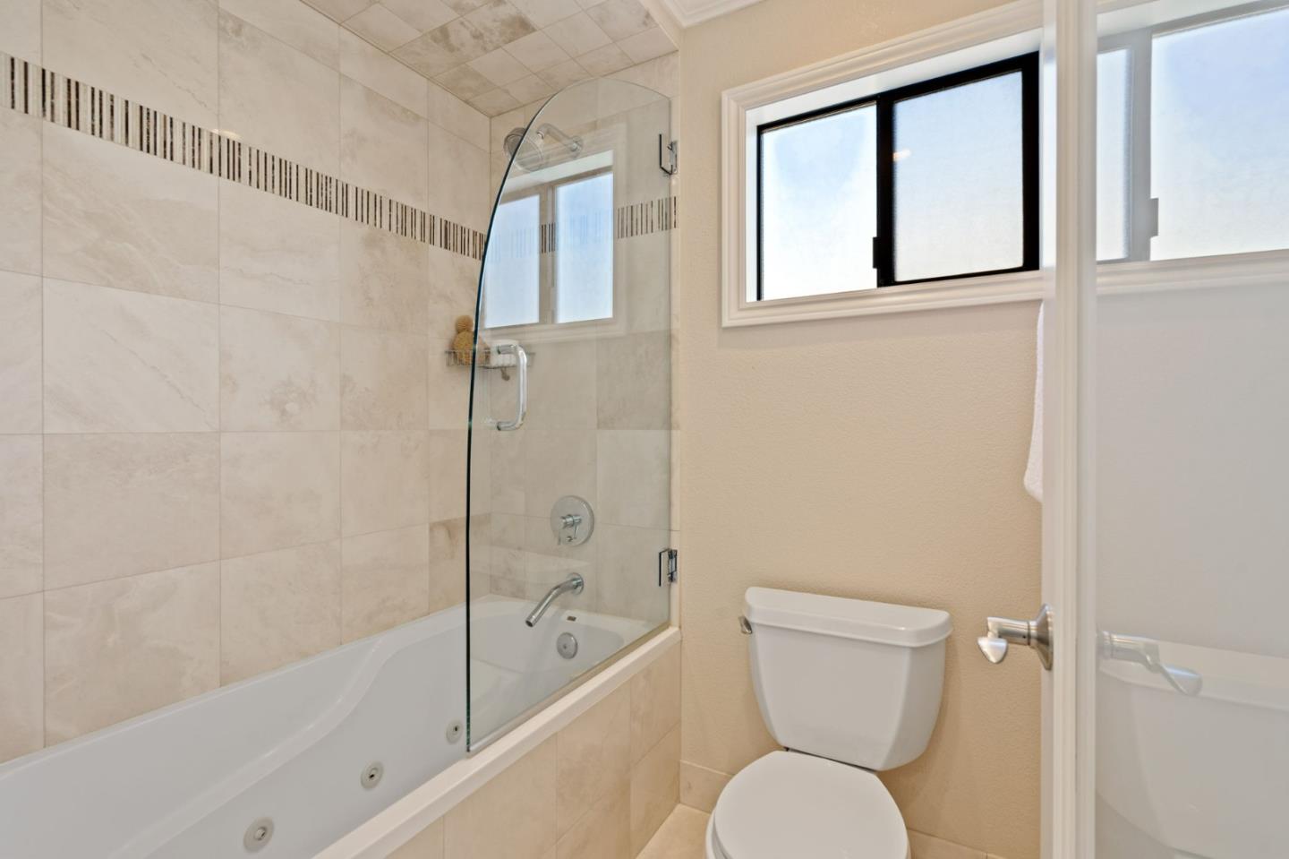 Detail Gallery Image 44 of 71 For 953 Shoreline Dr, San Mateo,  CA 94404 - 2 Beds | 2 Baths