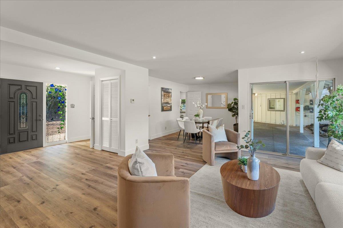 Detail Gallery Image 11 of 65 For 12272 Windsor Ct, Los Altos Hills,  CA 94022 - 5 Beds | 3 Baths