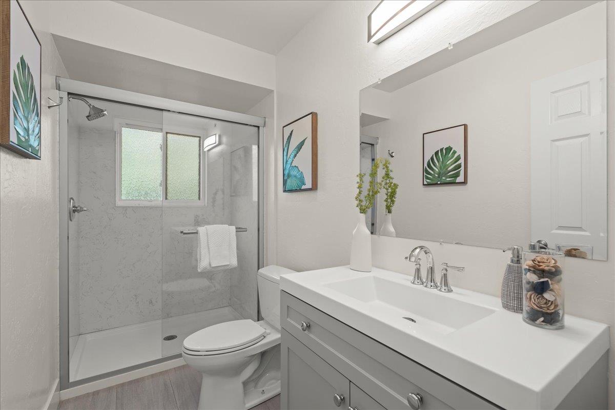 Detail Gallery Image 22 of 65 For 12272 Windsor Ct, Los Altos Hills,  CA 94022 - 5 Beds | 3 Baths