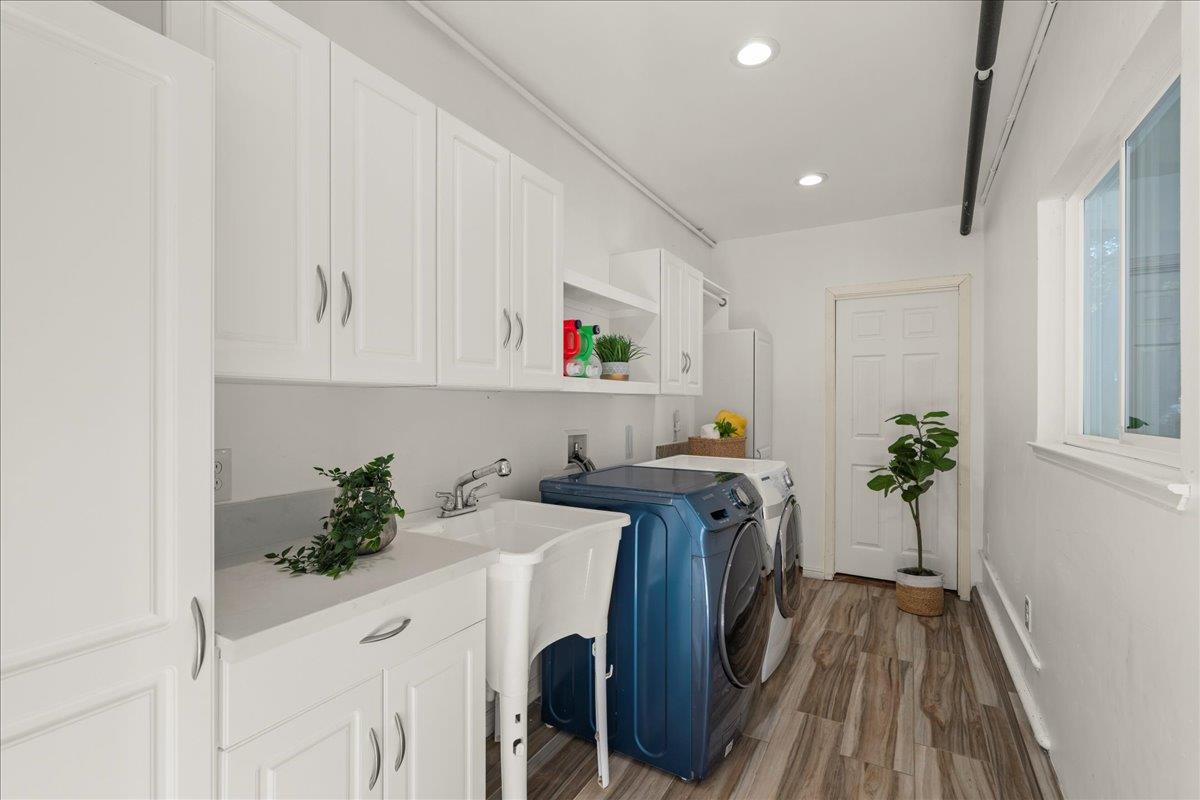 Detail Gallery Image 45 of 65 For 12272 Windsor Ct, Los Altos Hills,  CA 94022 - 5 Beds | 3 Baths