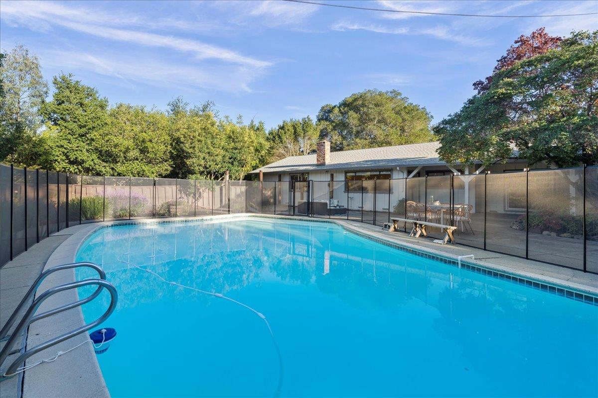 Detail Gallery Image 54 of 65 For 12272 Windsor Ct, Los Altos Hills,  CA 94022 - 5 Beds | 3 Baths