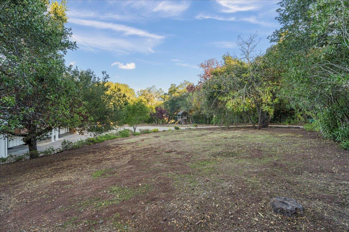 Detail Gallery Image 57 of 65 For 12272 Windsor Ct, Los Altos Hills,  CA 94022 - 5 Beds | 3 Baths