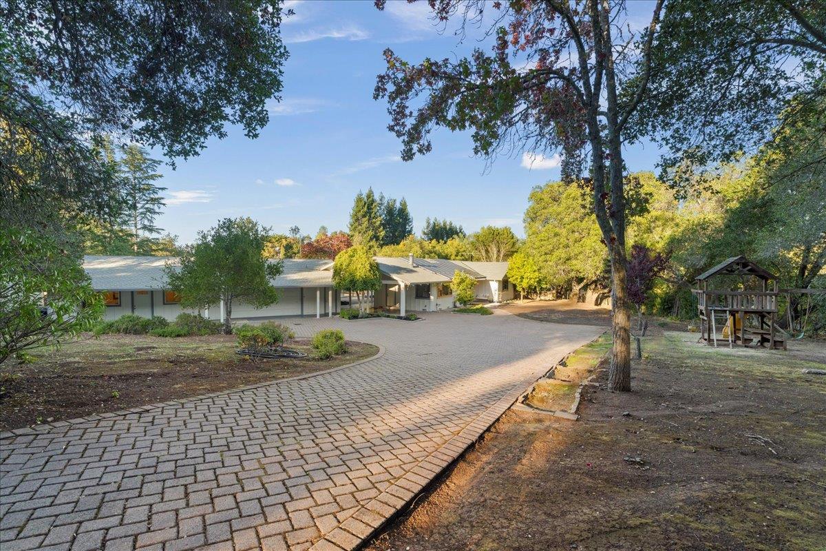 Detail Gallery Image 59 of 65 For 12272 Windsor Ct, Los Altos Hills,  CA 94022 - 5 Beds | 3 Baths