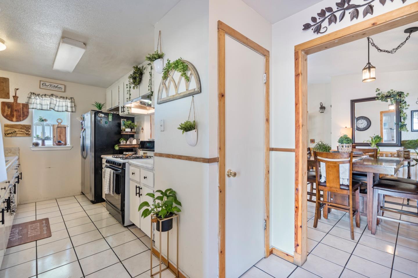 Detail Gallery Image 10 of 39 For 601 Chaparral Ct, Hollister,  CA 95023 - 3 Beds | 1 Baths