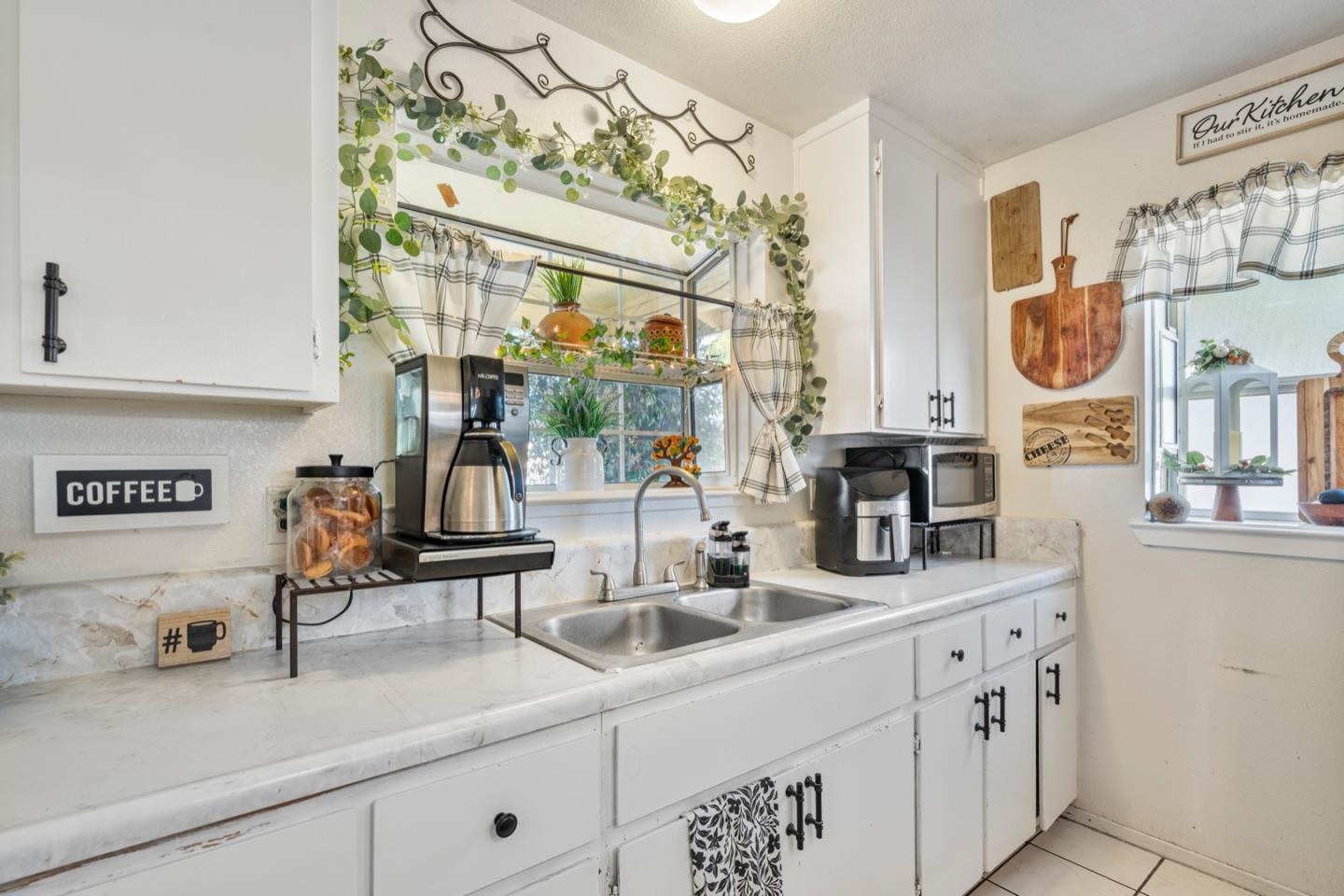 Detail Gallery Image 13 of 39 For 601 Chaparral Ct, Hollister,  CA 95023 - 3 Beds | 1 Baths