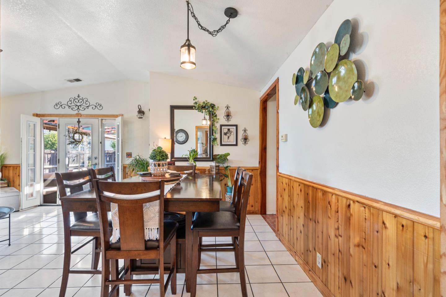 Detail Gallery Image 14 of 39 For 601 Chaparral Ct, Hollister,  CA 95023 - 3 Beds | 1 Baths