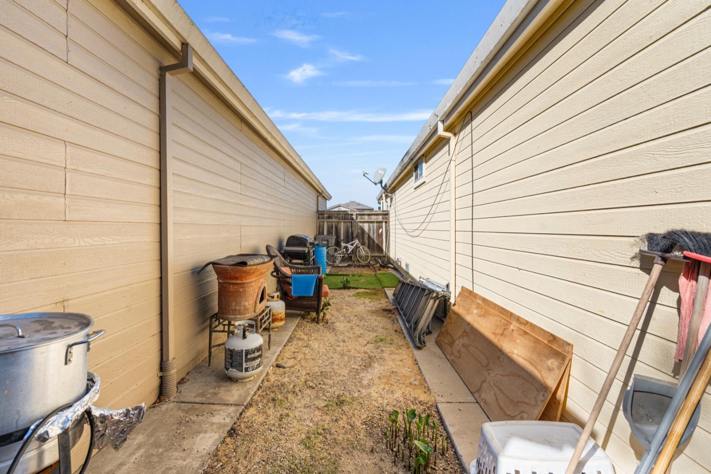 Detail Gallery Image 38 of 39 For 601 Chaparral Ct, Hollister,  CA 95023 - 3 Beds | 1 Baths