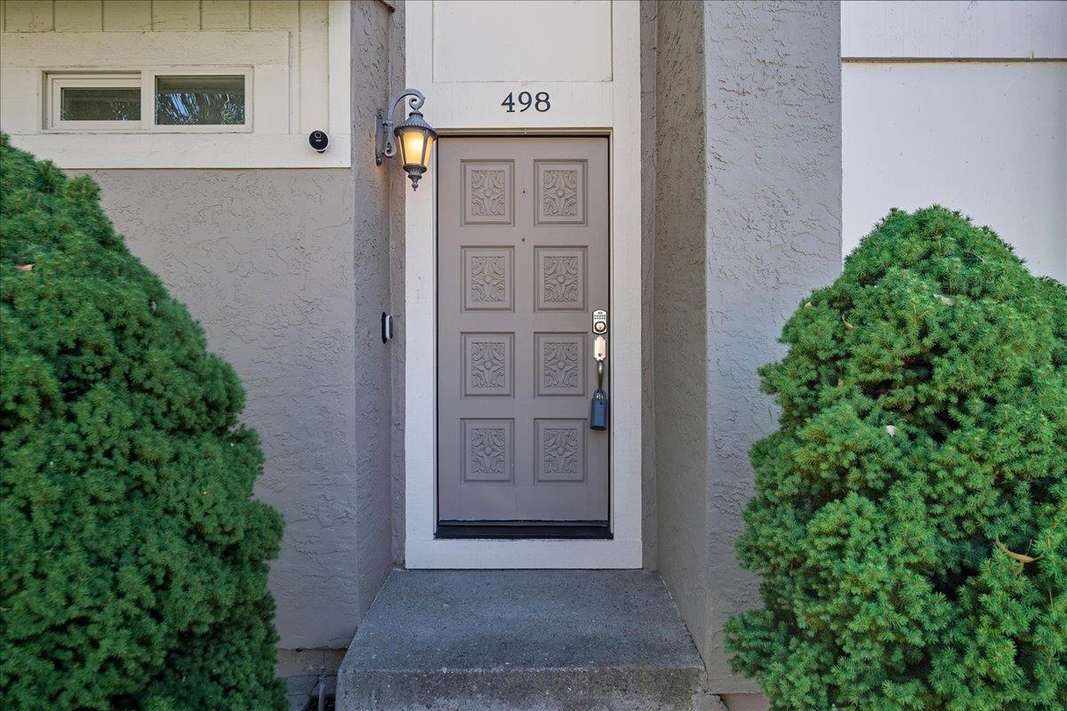 Detail Gallery Image 3 of 26 For 498 Verano Ct, San Jose,  CA 95111 - 3 Beds | 2/1 Baths
