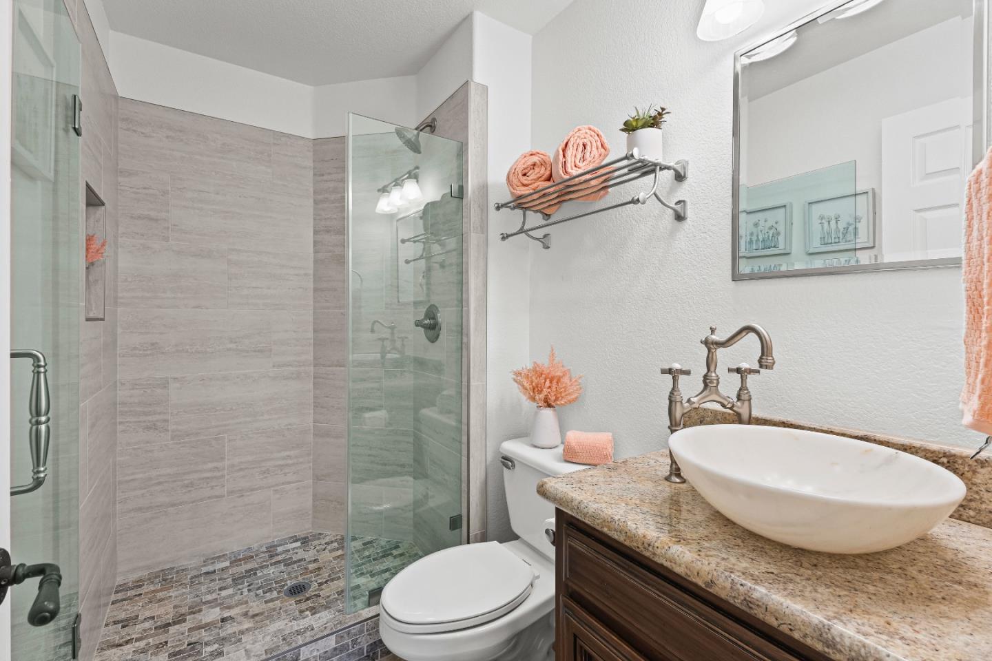 Detail Gallery Image 13 of 43 For 1482 Goshawk Ct, Gilroy,  CA 95020 - 5 Beds | 3 Baths