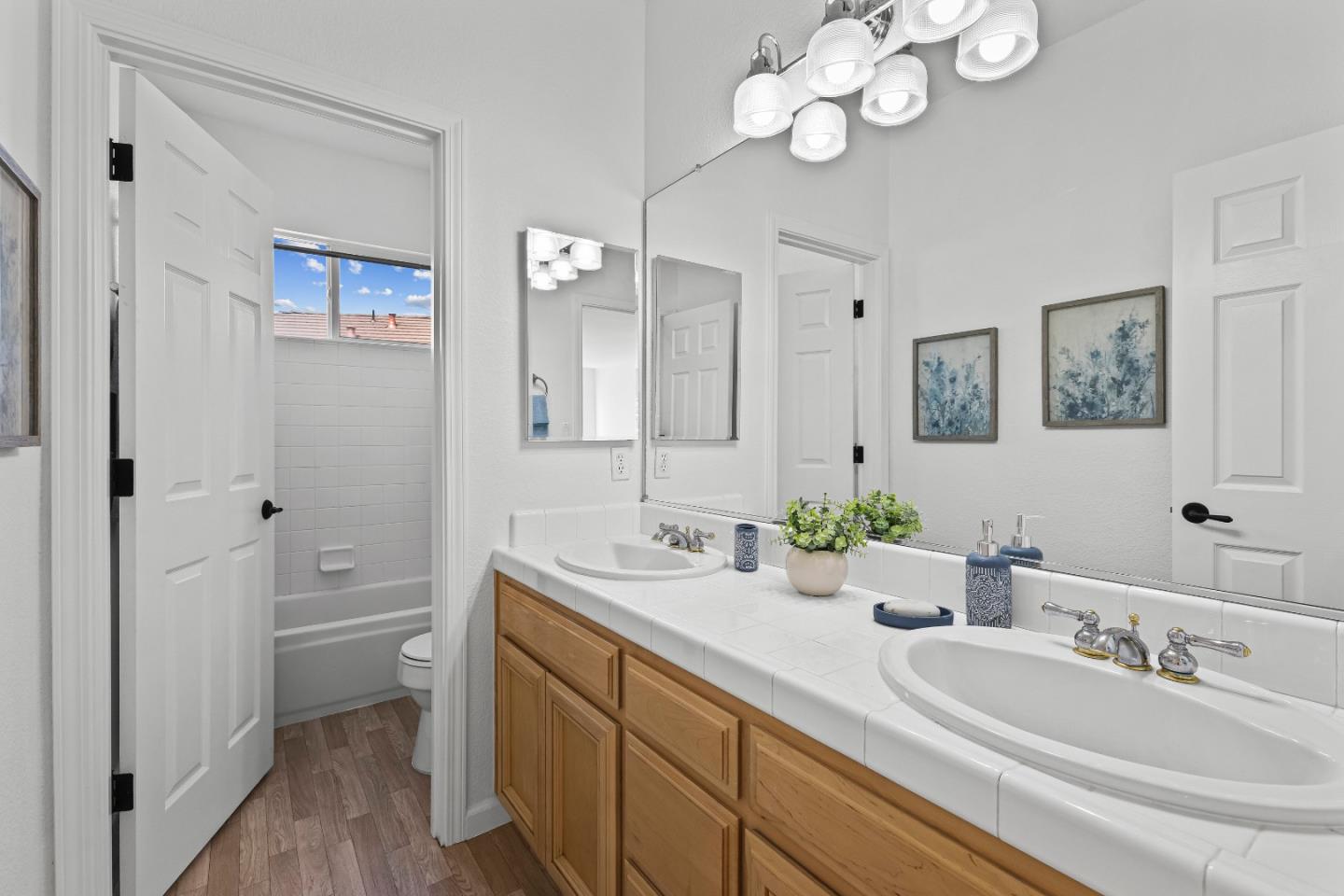 Detail Gallery Image 20 of 43 For 1482 Goshawk Ct, Gilroy,  CA 95020 - 5 Beds | 3 Baths