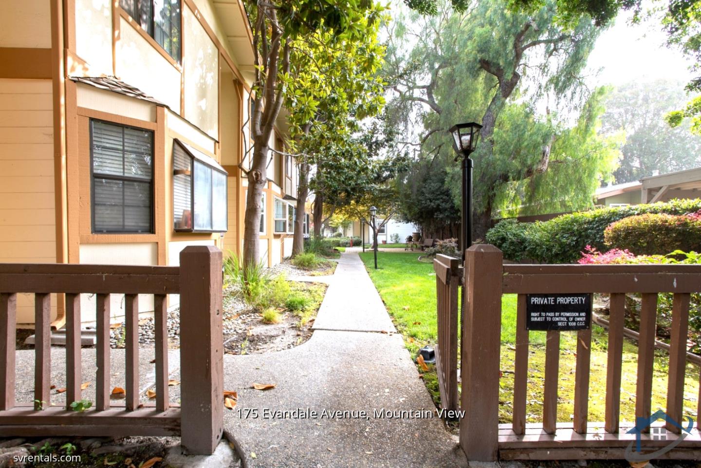 Detail Gallery Image 2 of 16 For 175 Evandale Ave #7,  Mountain View,  CA 94043 - 2 Beds | 2/1 Baths