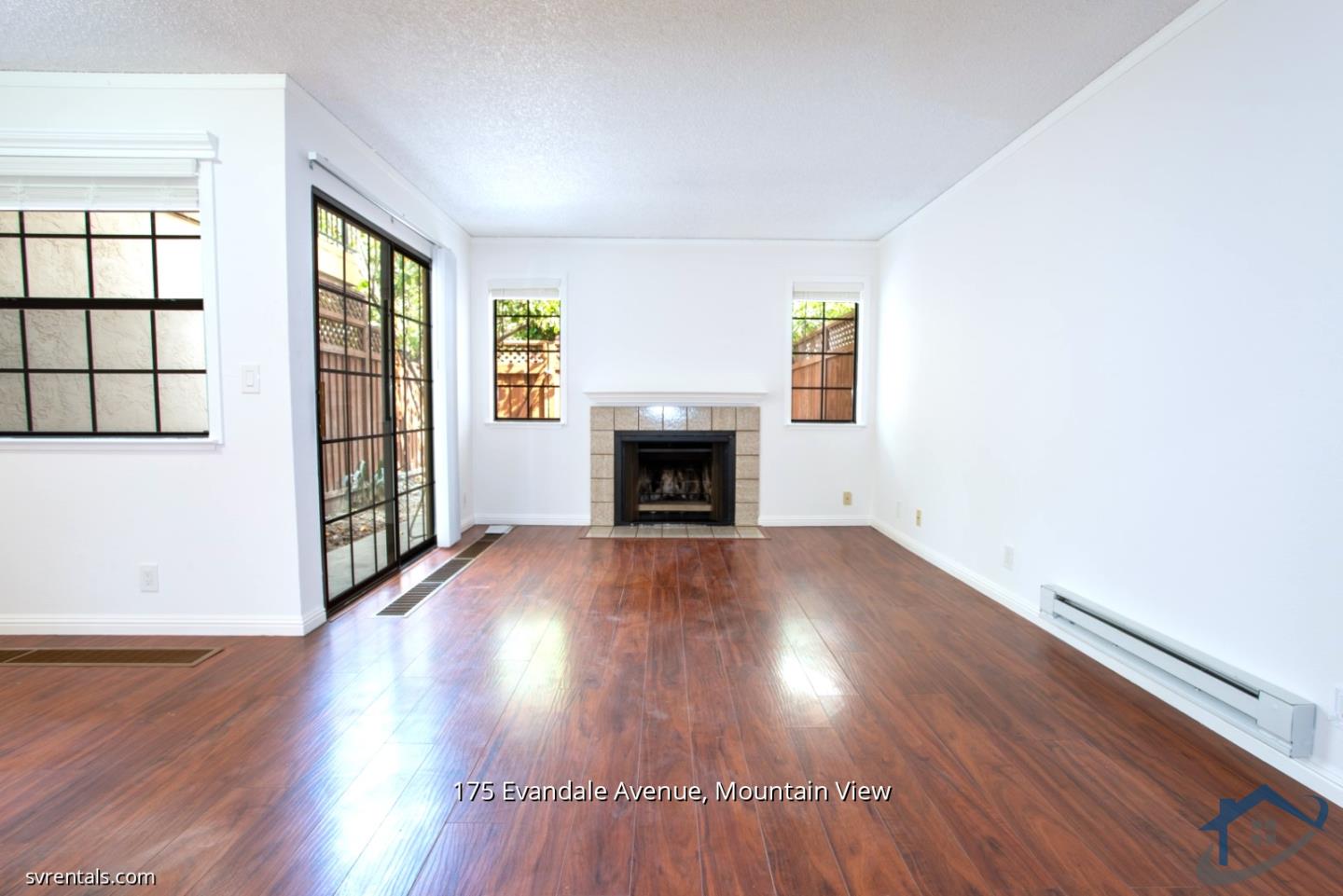 Detail Gallery Image 3 of 16 For 175 Evandale Ave #7,  Mountain View,  CA 94043 - 2 Beds | 2/1 Baths