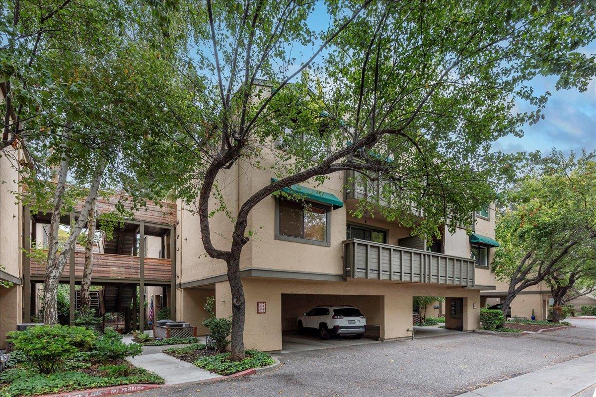 Detail Gallery Image 3 of 21 For 5586 Makati Cir, San Jose,  CA 95123 - 2 Beds | 2 Baths