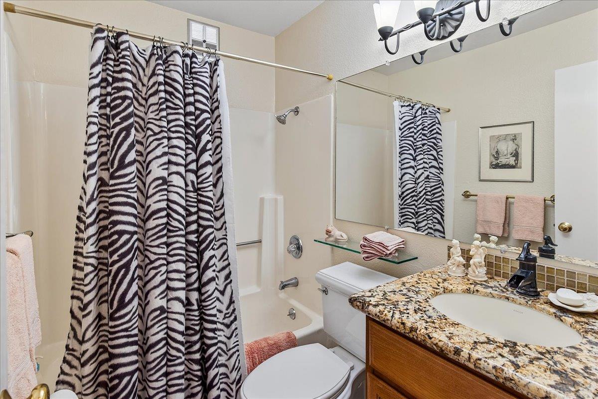 Detail Gallery Image 4 of 21 For 5586 Makati Cir, San Jose,  CA 95123 - 2 Beds | 2 Baths