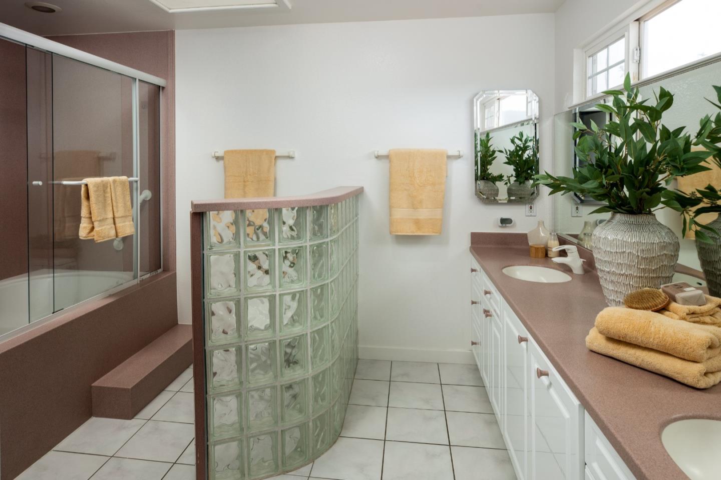 Detail Gallery Image 22 of 45 For 10715 Grapnel Pl, Cupertino,  CA 95014 - 5 Beds | 3 Baths