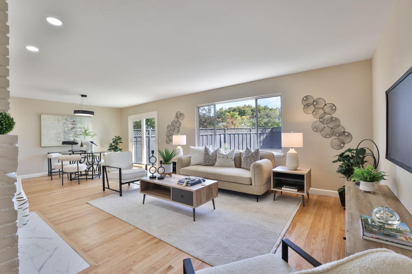 Detail Gallery Image 2 of 31 For 1072 Syracuse Dr, Sunnyvale,  CA 94087 - 4 Beds | 2 Baths