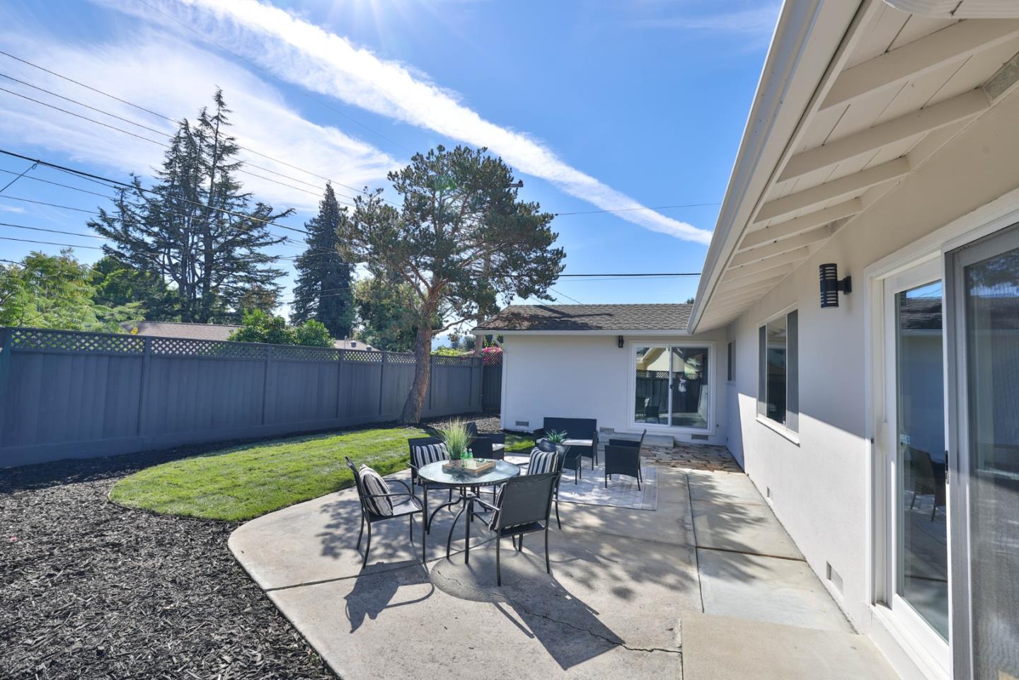 Detail Gallery Image 22 of 31 For 1072 Syracuse Dr, Sunnyvale,  CA 94087 - 4 Beds | 2 Baths