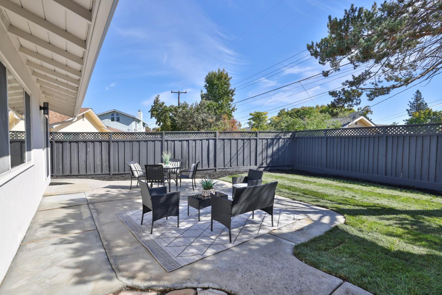 Detail Gallery Image 25 of 31 For 1072 Syracuse Dr, Sunnyvale,  CA 94087 - 4 Beds | 2 Baths