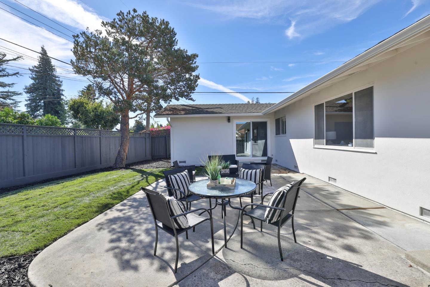 Detail Gallery Image 26 of 31 For 1072 Syracuse Dr, Sunnyvale,  CA 94087 - 4 Beds | 2 Baths