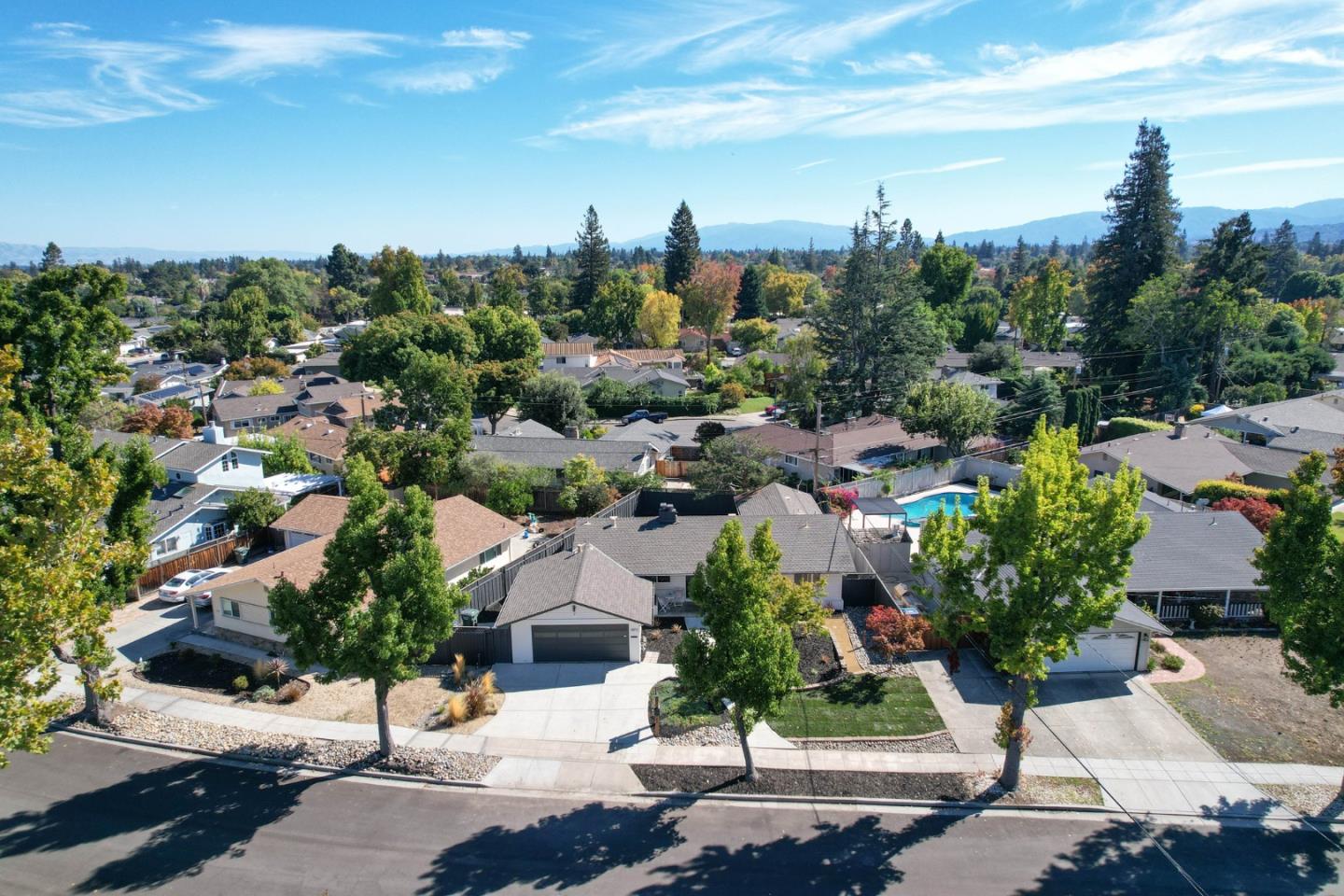 Detail Gallery Image 28 of 31 For 1072 Syracuse Dr, Sunnyvale,  CA 94087 - 4 Beds | 2 Baths