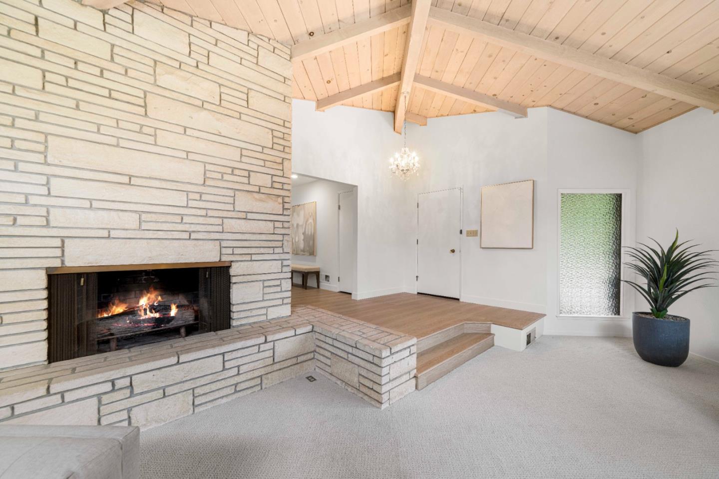 Detail Gallery Image 11 of 59 For 16325 Oakhurst Dr, Monte Sereno,  CA 95030 - 6 Beds | 3 Baths