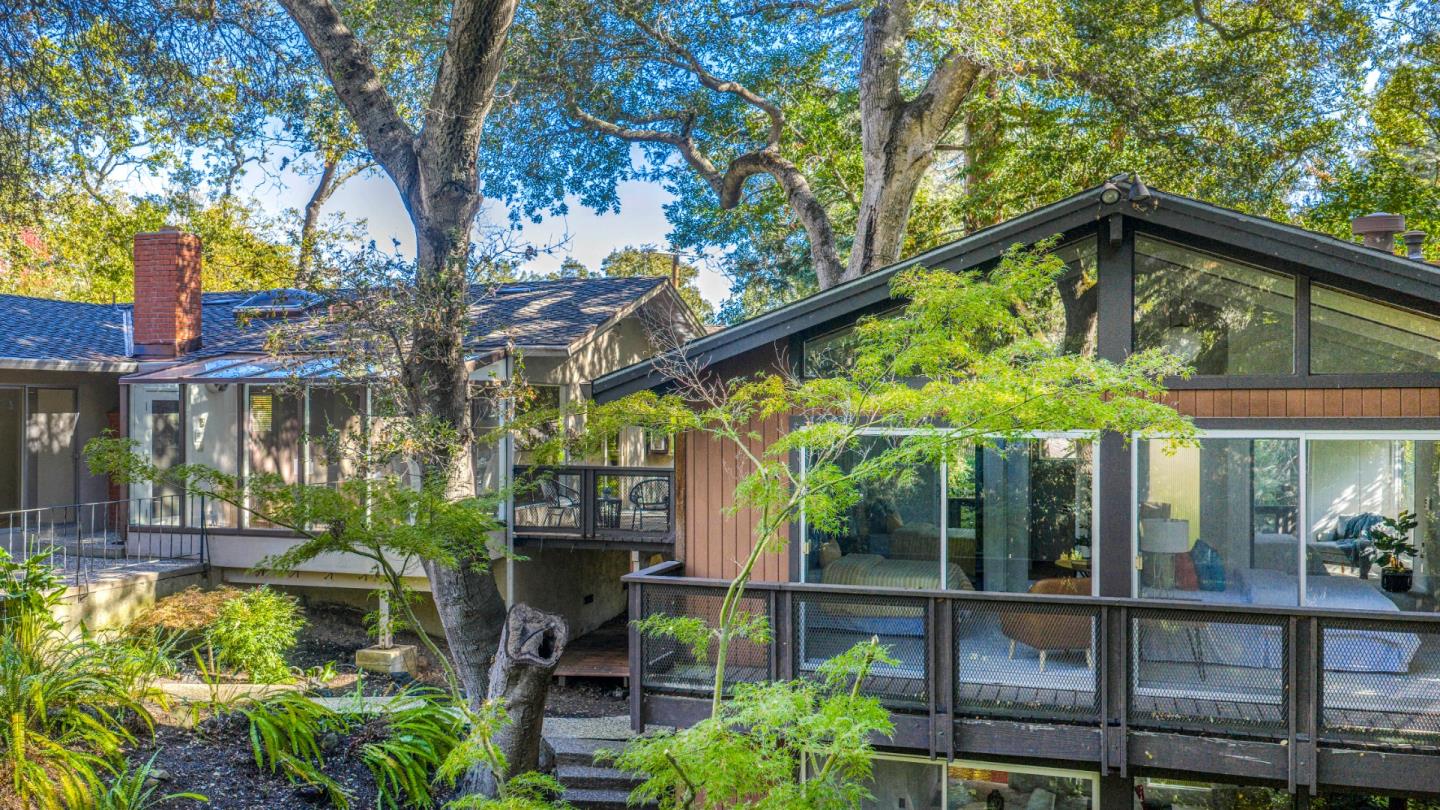 Detail Gallery Image 3 of 59 For 16325 Oakhurst Dr, Monte Sereno,  CA 95030 - 6 Beds | 3 Baths