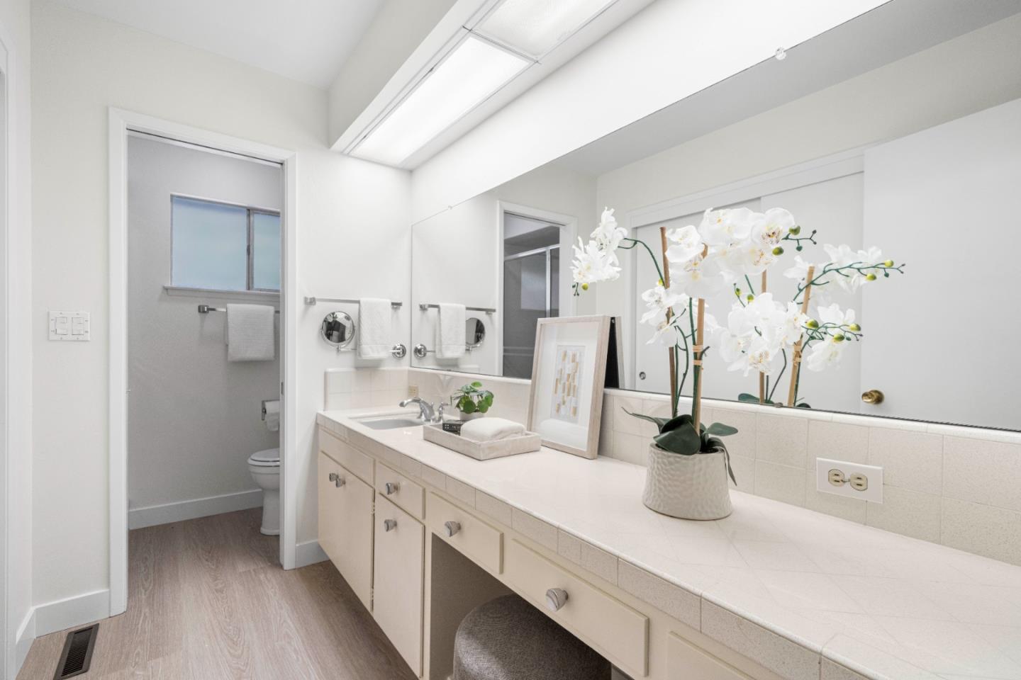 Detail Gallery Image 35 of 59 For 16325 Oakhurst Dr, Monte Sereno,  CA 95030 - 6 Beds | 3 Baths