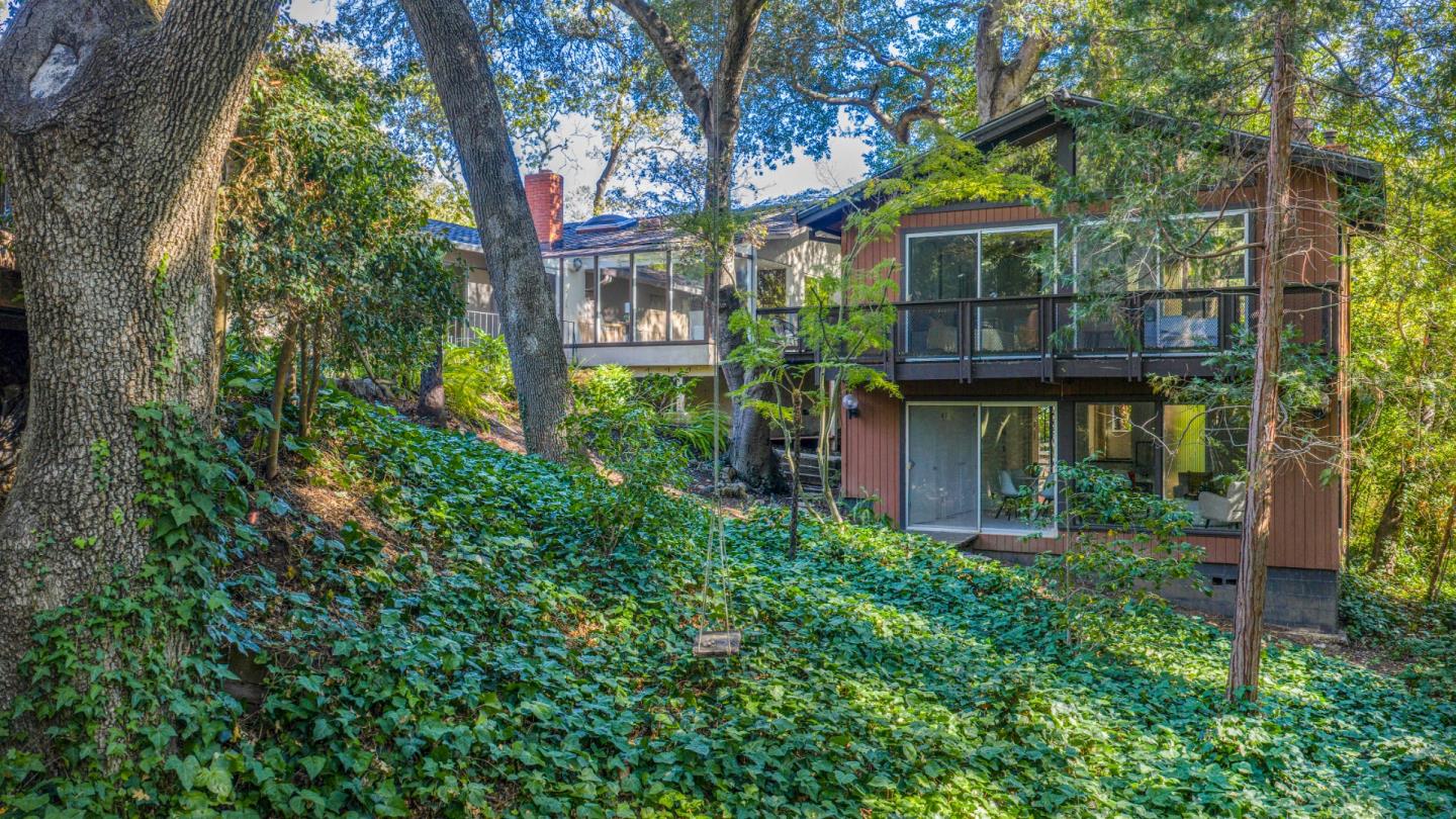 Detail Gallery Image 49 of 59 For 16325 Oakhurst Dr, Monte Sereno,  CA 95030 - 6 Beds | 3 Baths