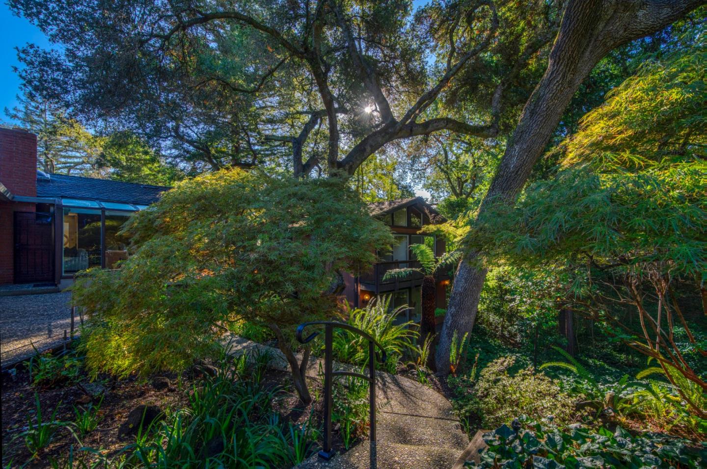 Detail Gallery Image 50 of 59 For 16325 Oakhurst Dr, Monte Sereno,  CA 95030 - 6 Beds | 3 Baths