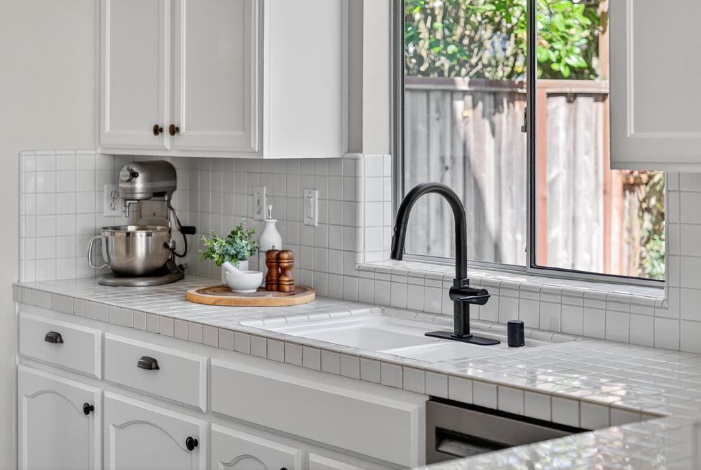 Detail Gallery Image 16 of 60 For 217 Augusta Ln, Aptos,  CA 95003 - 4 Beds | 2/1 Baths