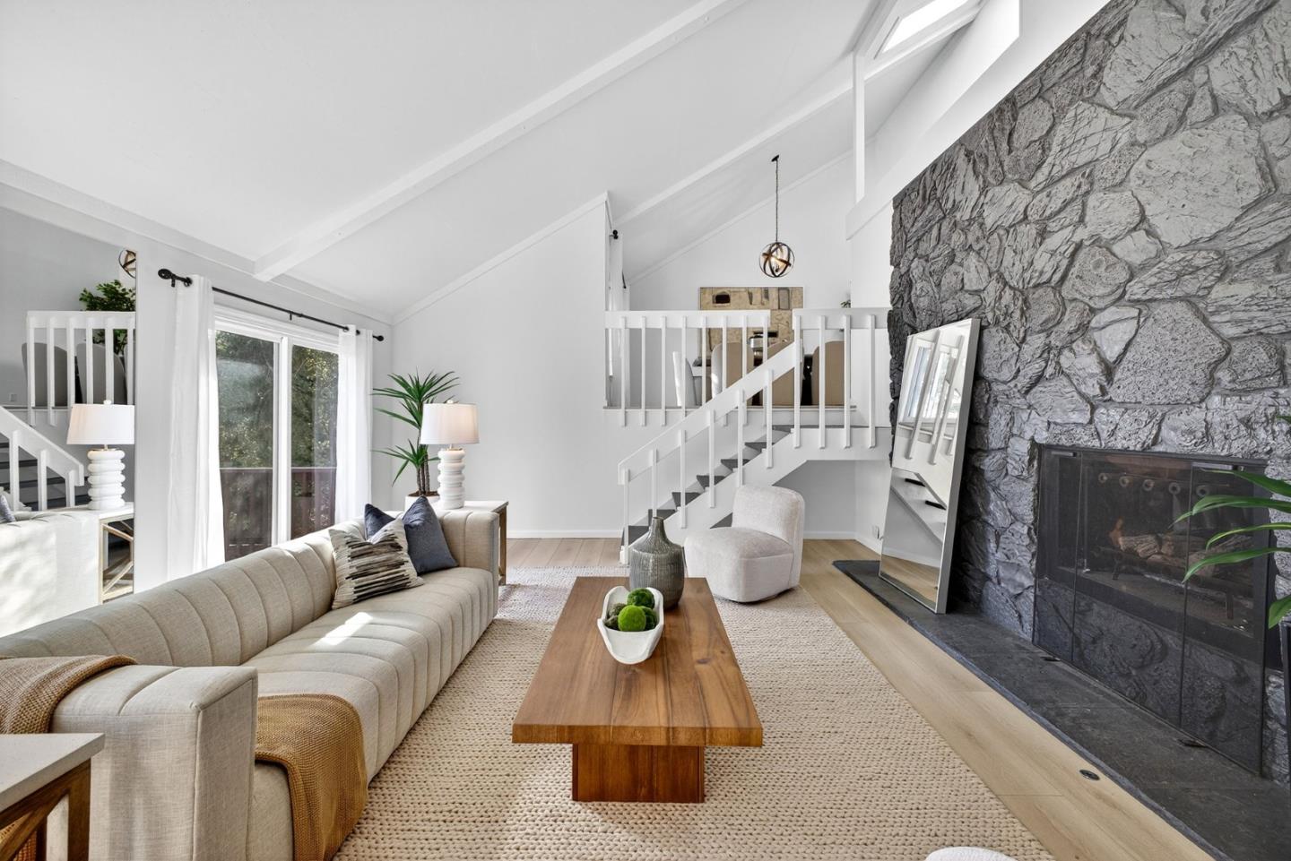 Detail Gallery Image 5 of 53 For 3988 Jefferson Ave, Redwood City,  CA 94062 - 3 Beds | 3 Baths