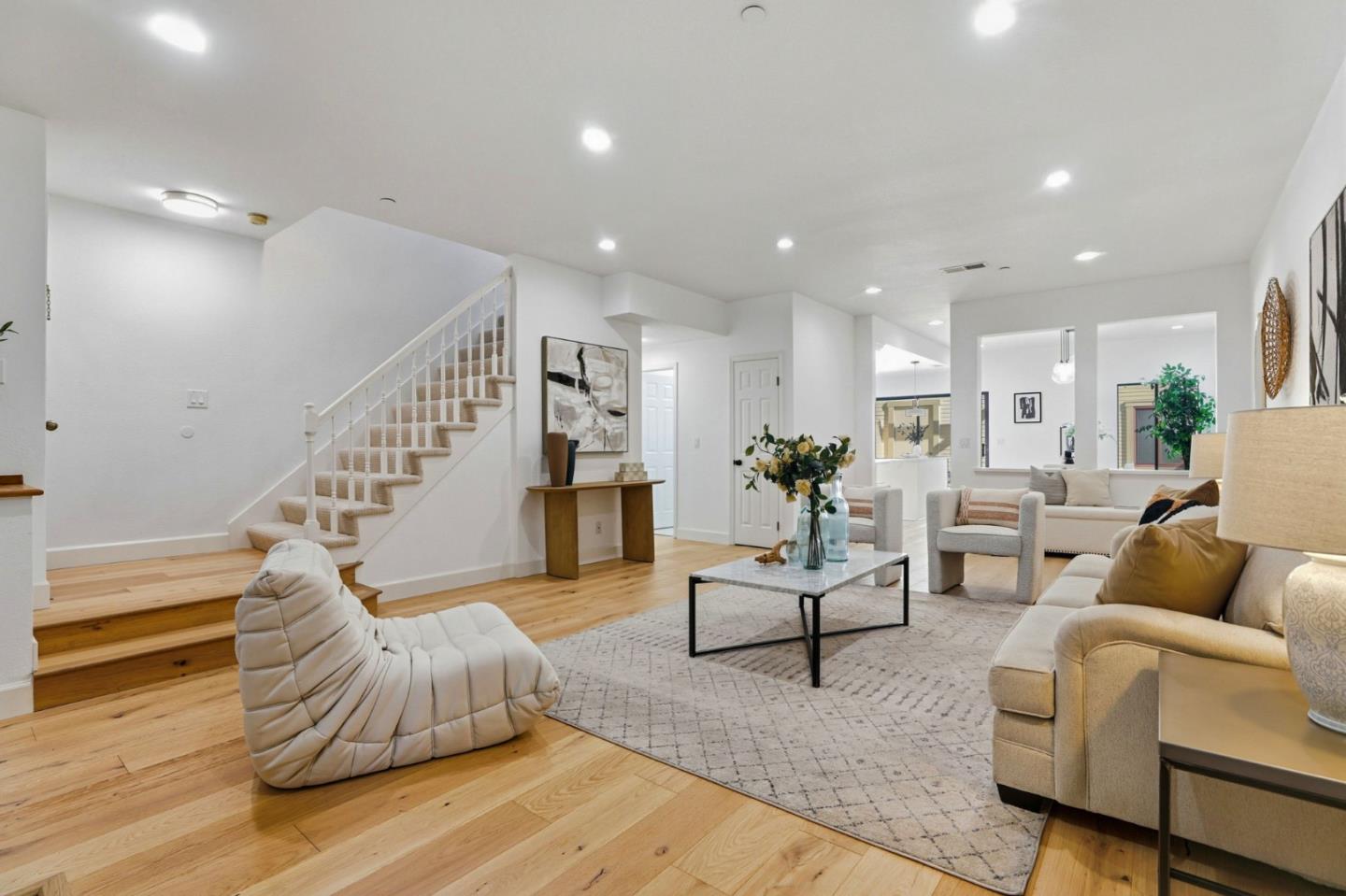 Detail Gallery Image 10 of 54 For 926 La Mesa Ter #E,  Sunnyvale,  CA 94086 - 4 Beds | 2/1 Baths