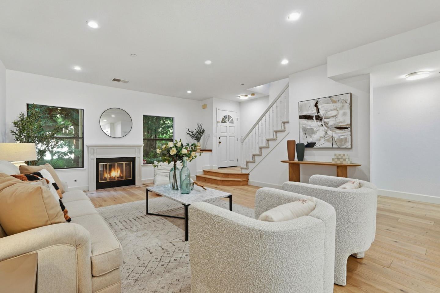 Detail Gallery Image 11 of 54 For 926 La Mesa Ter #E,  Sunnyvale,  CA 94086 - 4 Beds | 2/1 Baths