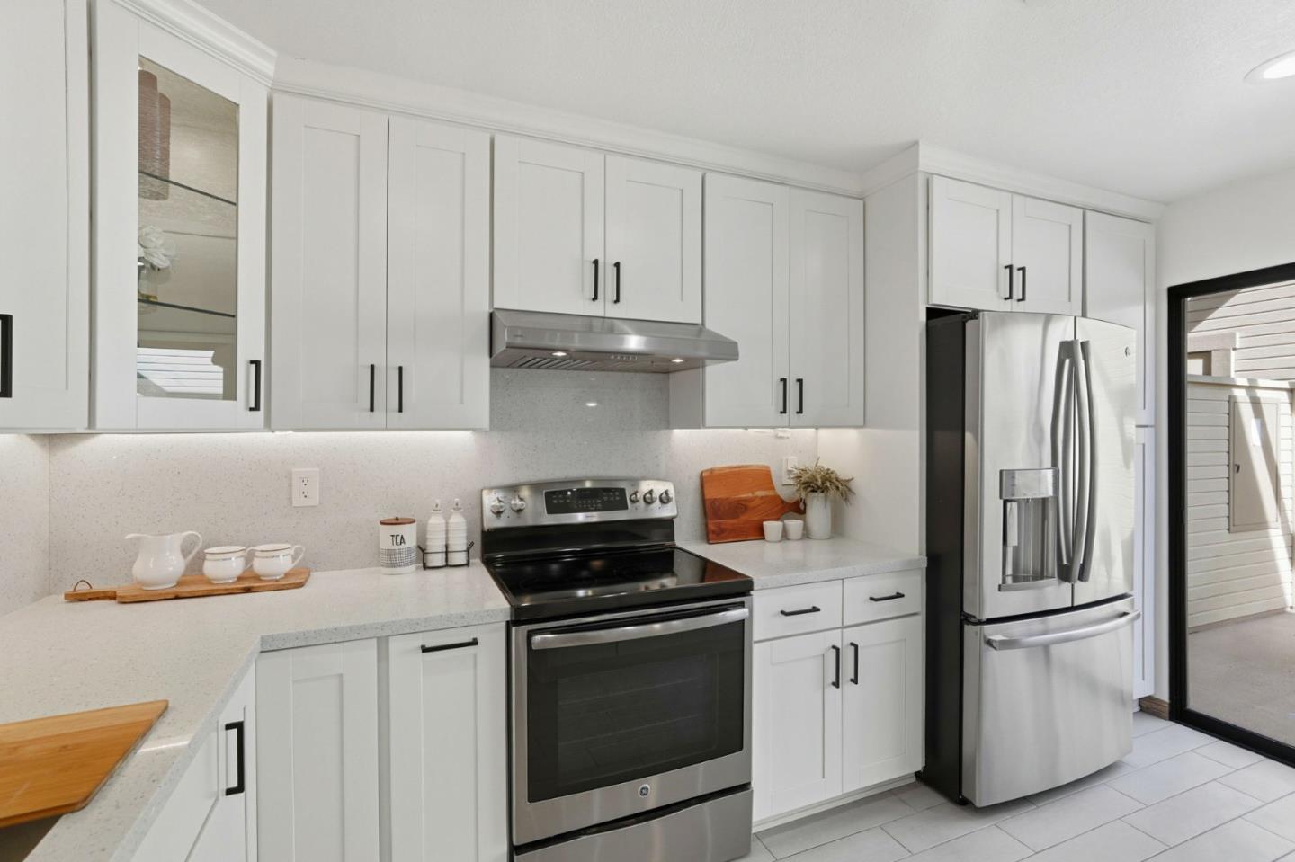 Detail Gallery Image 15 of 54 For 926 La Mesa Ter #E,  Sunnyvale,  CA 94086 - 4 Beds | 2/1 Baths