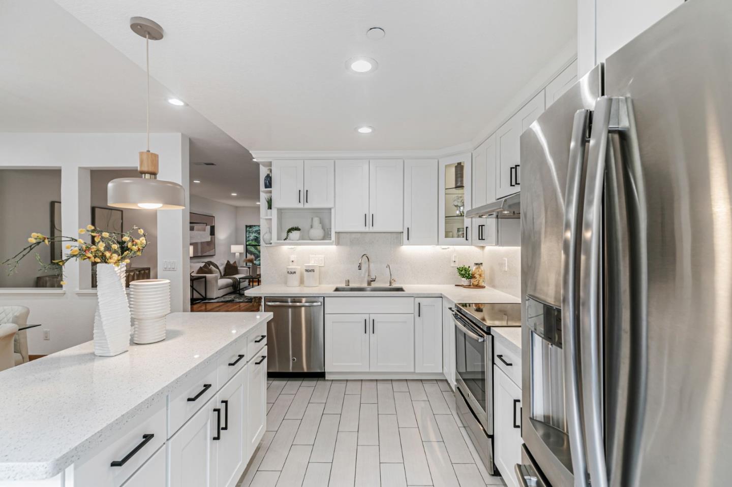 Detail Gallery Image 19 of 54 For 926 La Mesa Ter #E,  Sunnyvale,  CA 94086 - 4 Beds | 2/1 Baths