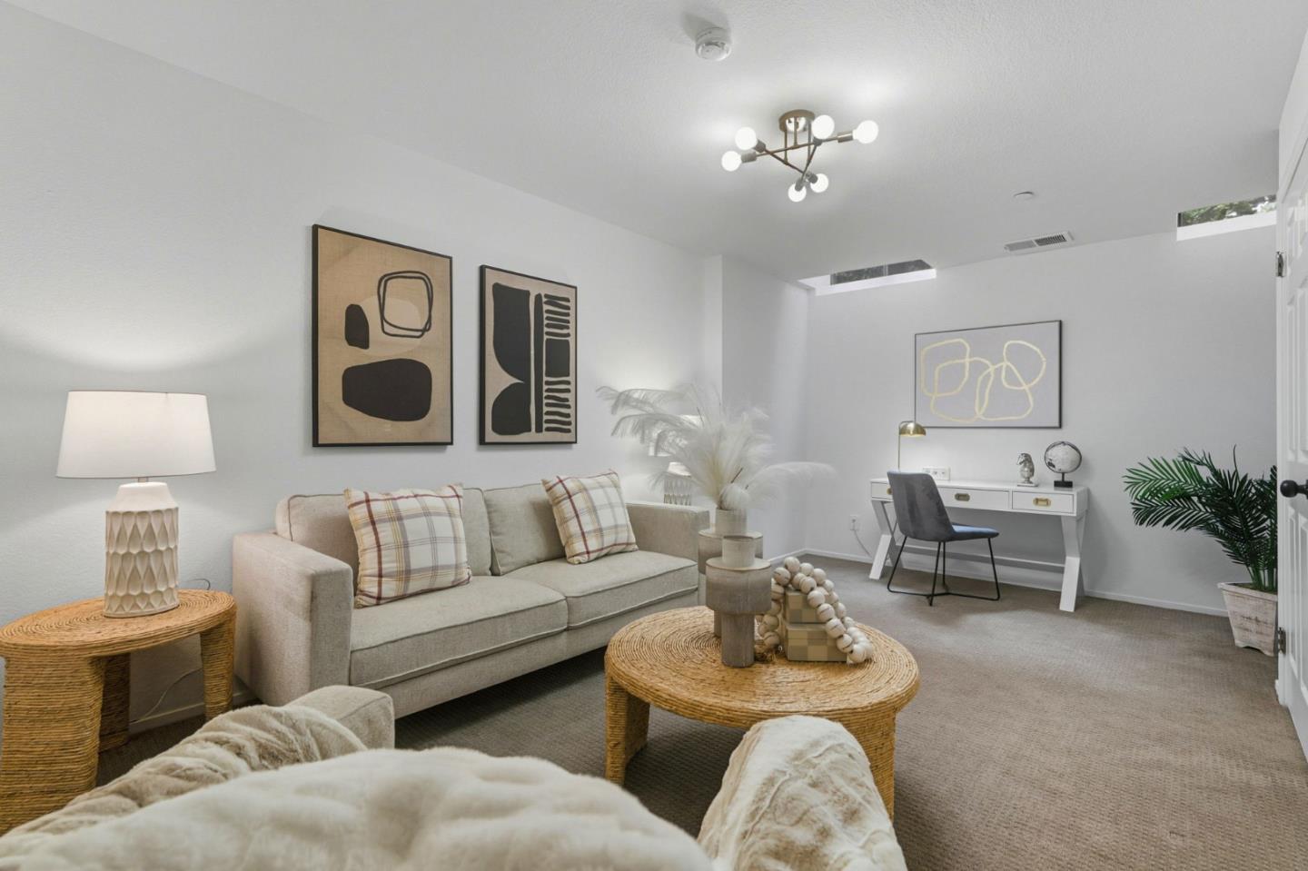 Detail Gallery Image 25 of 54 For 926 La Mesa Ter #E,  Sunnyvale,  CA 94086 - 4 Beds | 2/1 Baths