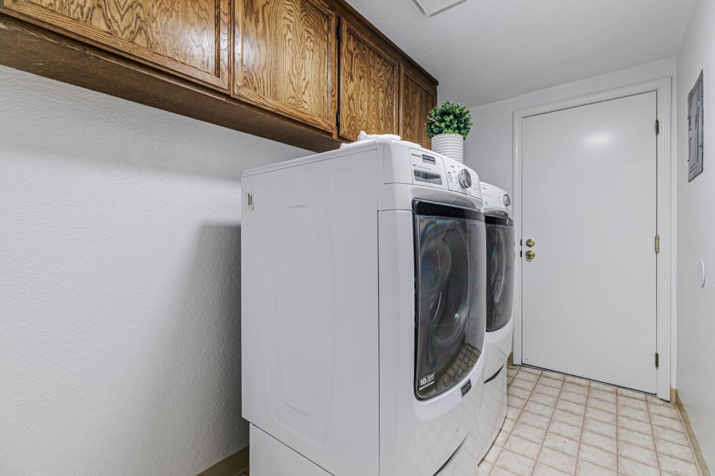 Detail Gallery Image 41 of 54 For 926 La Mesa Ter #E,  Sunnyvale,  CA 94086 - 4 Beds | 2/1 Baths