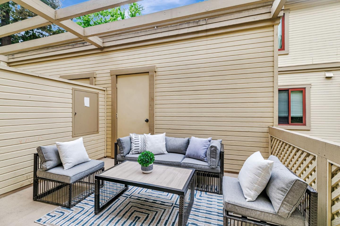 Detail Gallery Image 42 of 54 For 926 La Mesa Ter #E,  Sunnyvale,  CA 94086 - 4 Beds | 2/1 Baths