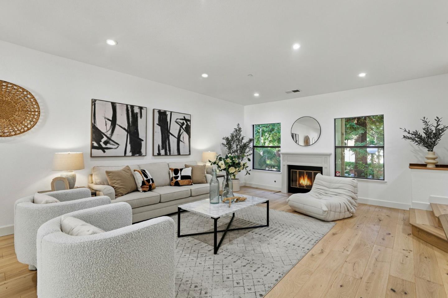 Detail Gallery Image 8 of 54 For 926 La Mesa Ter #E,  Sunnyvale,  CA 94086 - 4 Beds | 2/1 Baths