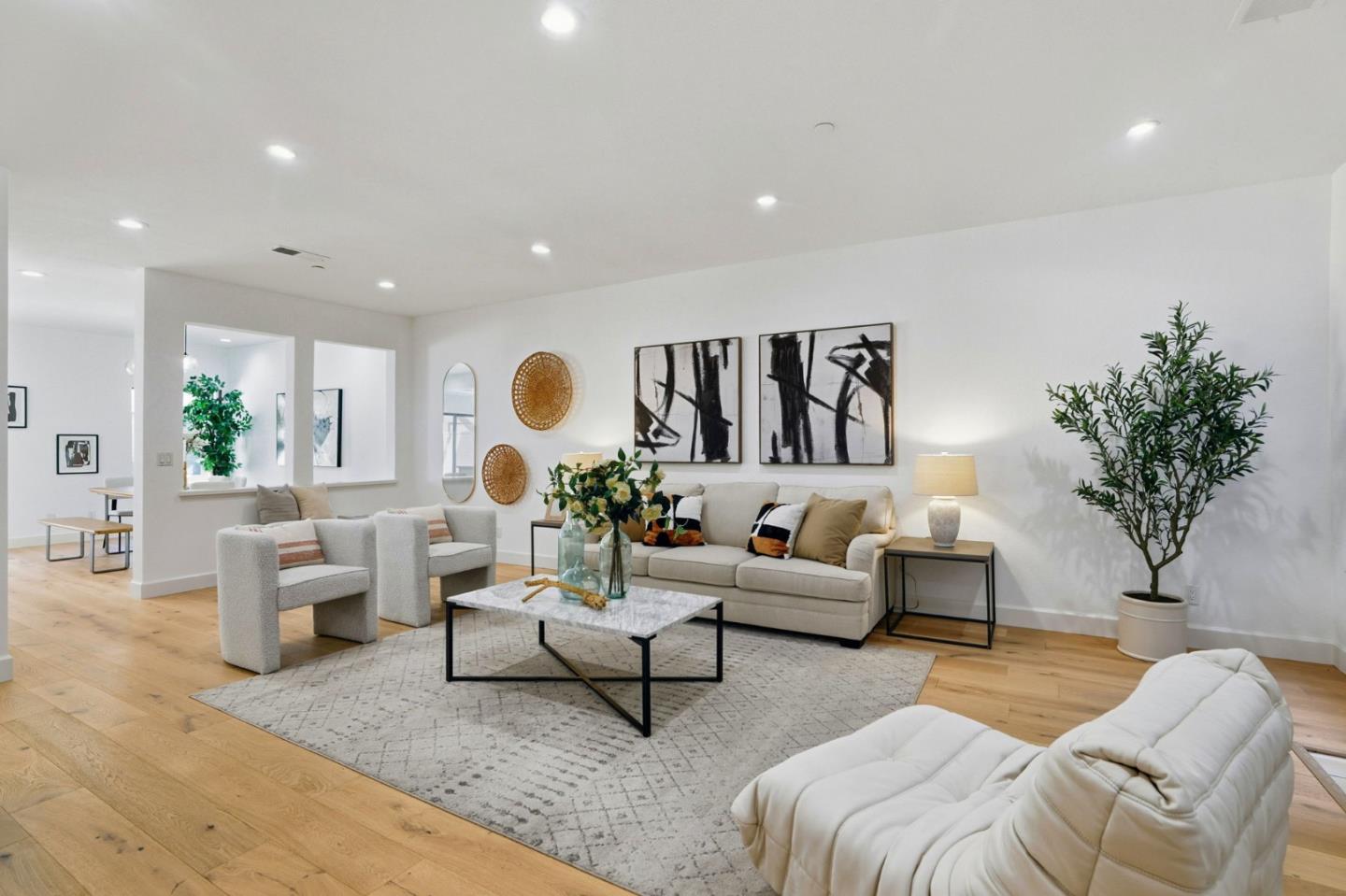 Detail Gallery Image 9 of 54 For 926 La Mesa Ter #E,  Sunnyvale,  CA 94086 - 4 Beds | 2/1 Baths