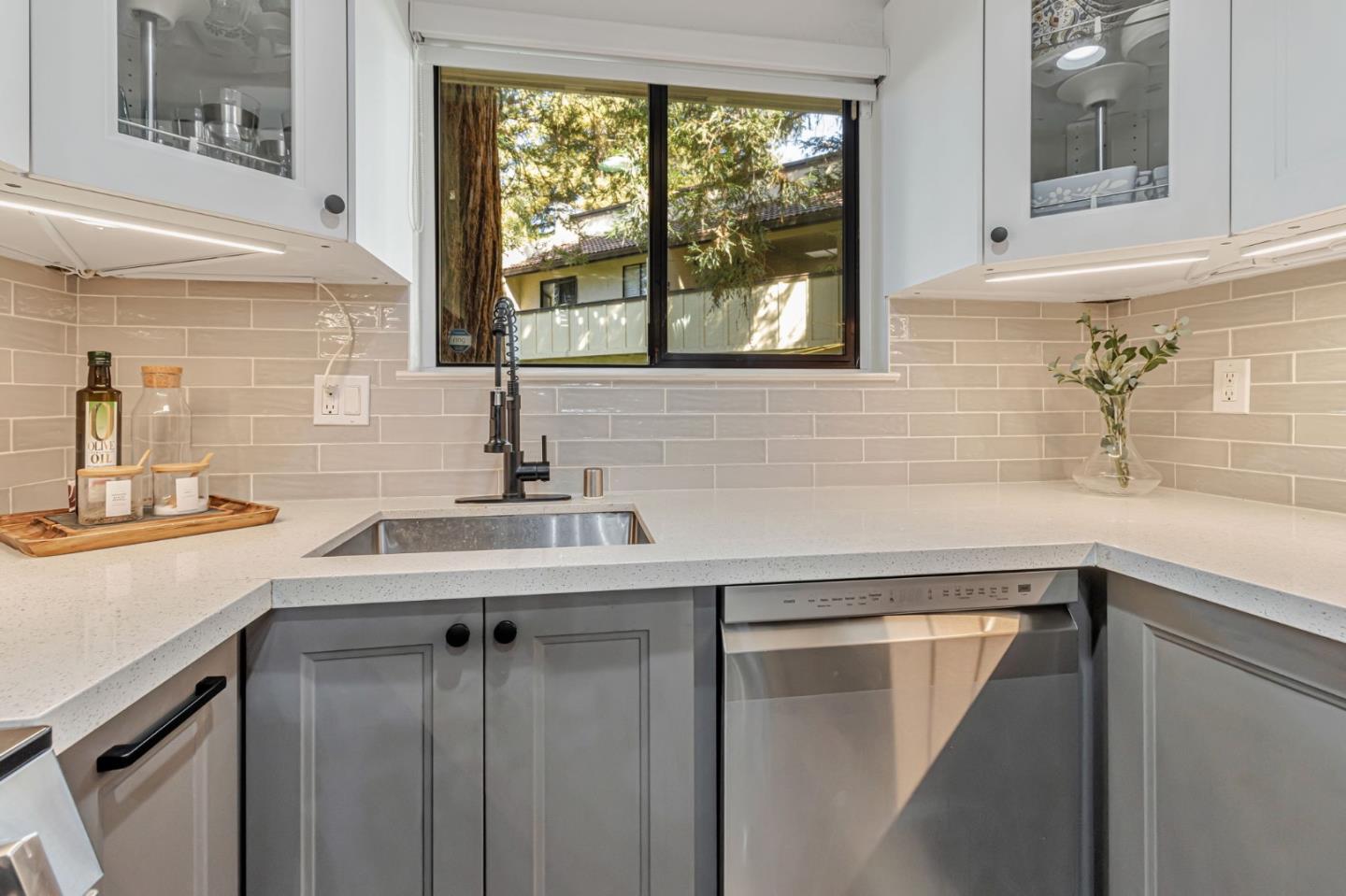 Detail Gallery Image 5 of 34 For 3328 Kimber Ct #21,  San Jose,  CA 95124 - 2 Beds | 1 Baths